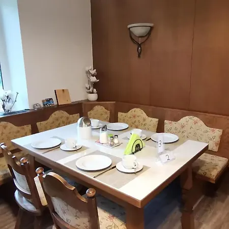 Bed & Breakfast Haus Bergblick Fruehstueckspension Oberort