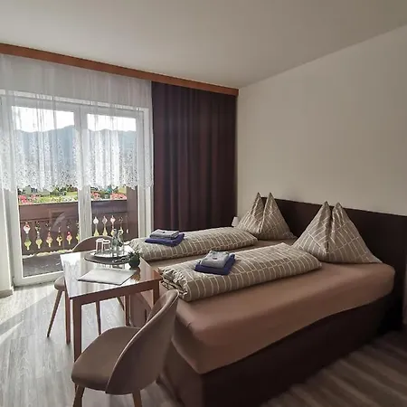 Nocleg ze śniadaniem Haus Bergblick Am Gruenen 3*