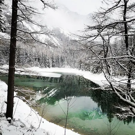 Haus Bergblick Am Gruenen See Bed & Breakfast *