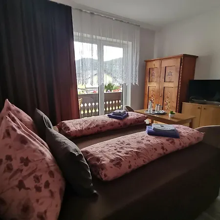 Oda ve Kahvaltı Haus Bergblick Am Gruenen 3*