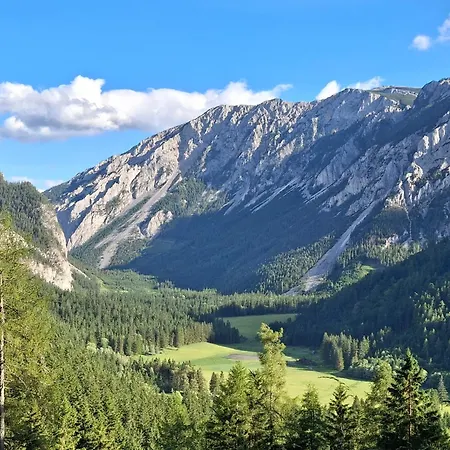 Haus Bergblick Am Gruenen See Bed & Breakfast *