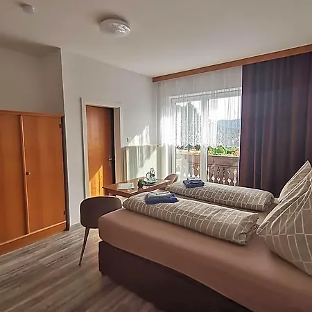 ベッド・アンド・ブレックファスト Haus Bergblick Am Gruenen Oberort