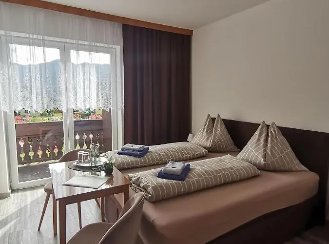 Panzió Haus Bergblick Am Gruenen 3*